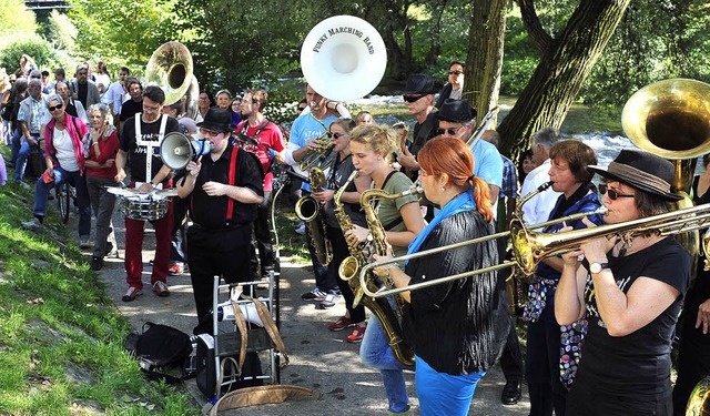 Machte Musik am Dreisamufer: die Funky Marching Band   | Foto: Thomas Kunz