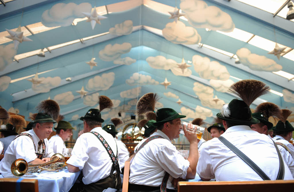 Hacker-Festzelt ("Himmel der Bayern"). Hacker-Festzelt ("Himmel der Bayern").
