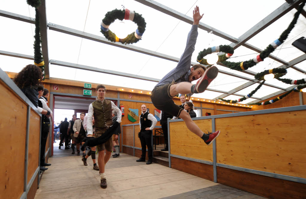 …die Wiesn haben begonnen. …die Wiesn haben begonnen.