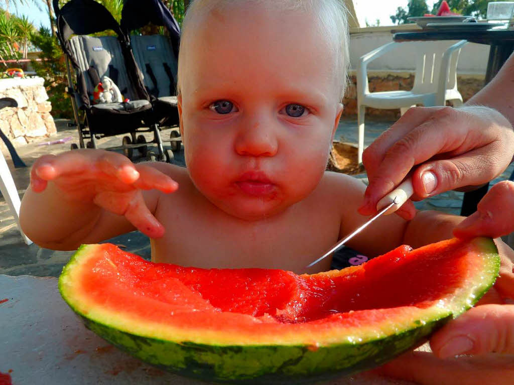 Philipp verdrckt auf Kreta zum ersten Mal eine Melone
