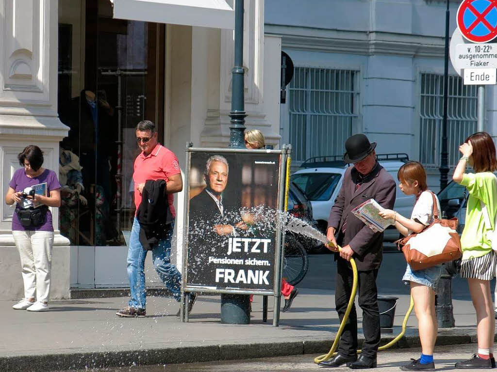 In Wien wird ein Fiaker bei seiner Arbeit unterbrochen