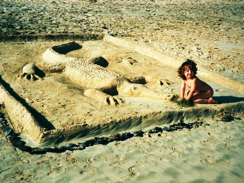 Sand-Krokodil am Atlantik- Strand