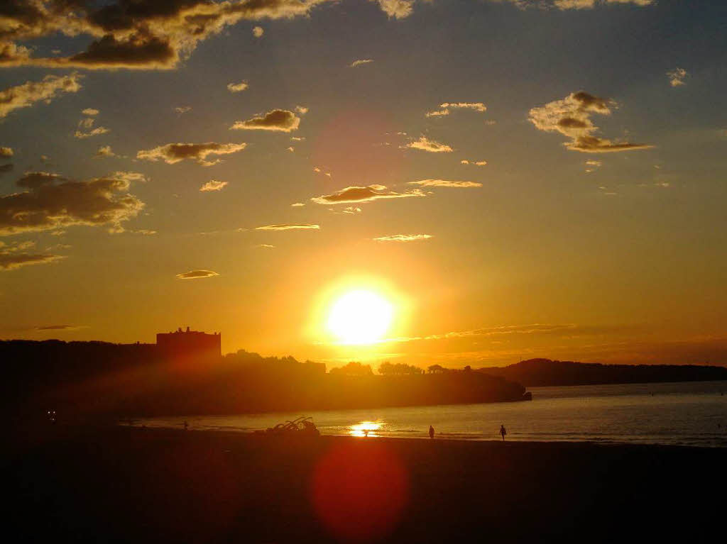 Sonnenaufgang am Strand L’Arrabassada in Spanien