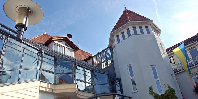 Der Kampf um den Chefsessel im Bad Krozinger Rathaus lsst die Wogen hochgehen.  | Foto: Markus Donner