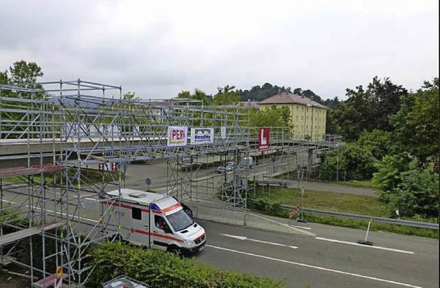 Fugnger knnen die Brcke ber die B415 schon nutzen.   | Foto: Stadt