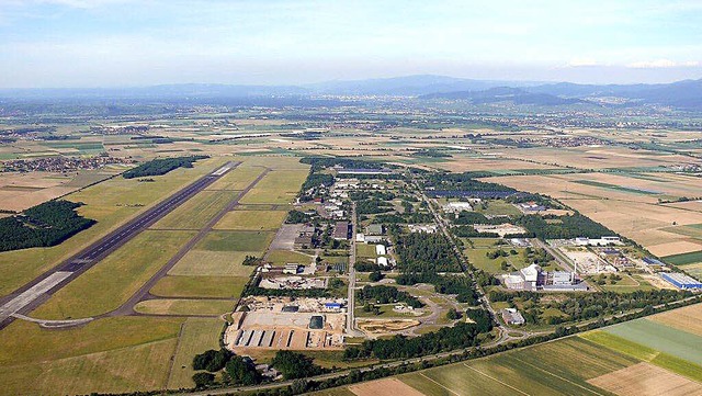 Der Gewerbepark Breisgau floriert &#82...rofitiert auch die Gemeinde Eschbach.   | Foto: archiv: gewerbepark