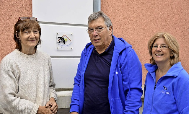 Ursula Zehner (links) freut sich ber ... Rudi Apel und Christine Gottschling.   | Foto: Sigrid Umiger