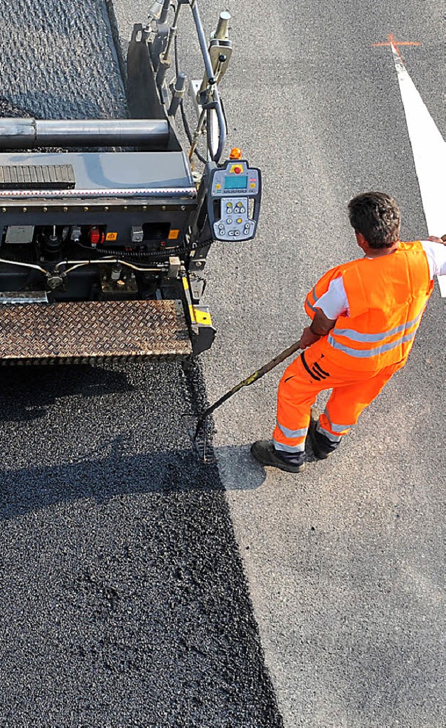 Offenbar wurden die Arbeiten an zwei S...eschmack des Gemeinderates ausgefhrt.  | Foto: dpa