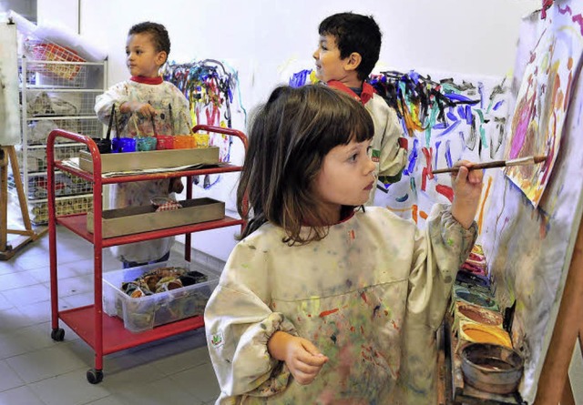 Fhlen sich wohl in ihrer neuen Knstlerecke: die Kinder der Kita St. Michael   | Foto: Thomas Kunz