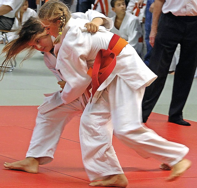 Sophie Hammann  (re.) holte fr das Si...i der sdbadischen Judomeisterschaft.   | Foto: Herbert Frey