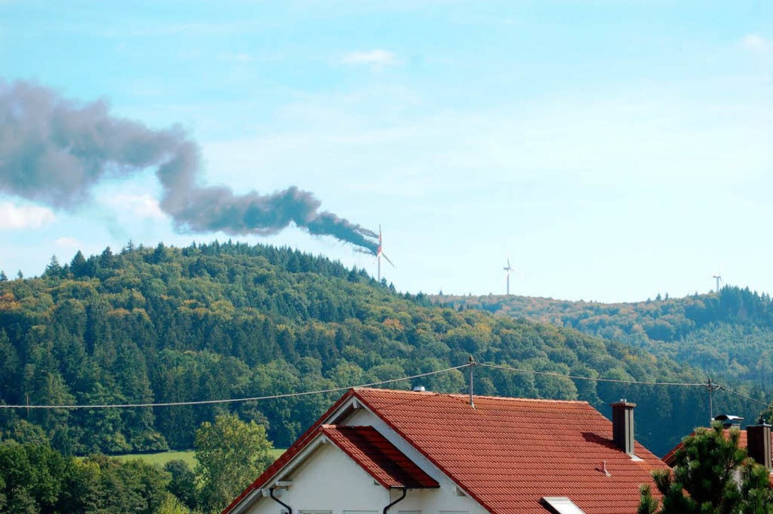 Das brennende Windrad.  | Foto: Klaus Fischer