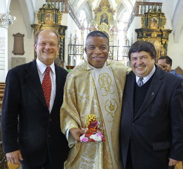 Pfarrer Anthony Chukwu aus der Schweiz...de Zusammenarbeit. Foto: Peter Meister  | Foto: Peter Meister