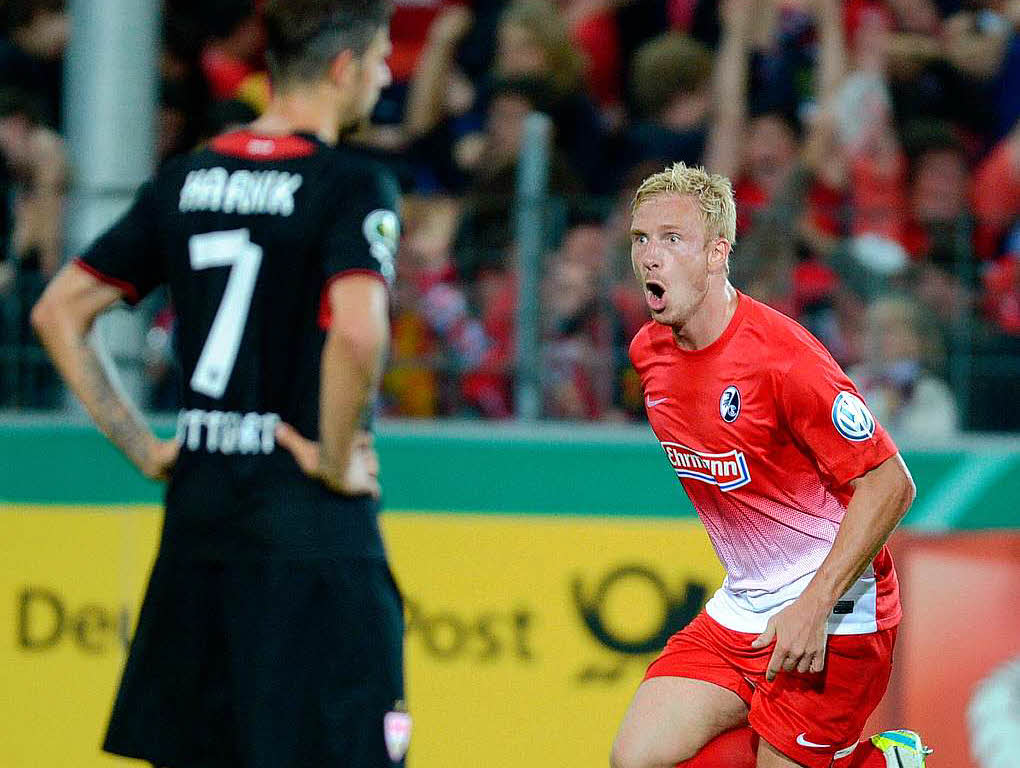 Das kann man gar nicht genug sehen: Der Jubel nach dem 2:0 von Mike Hanke gegen den VfB Stuttgart.