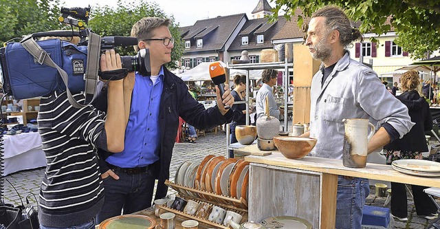 Christian von Rechenberg vom ZDF wollt...ssen, was einen Markgrfler ausmacht.   | Foto: langelott