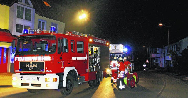 Der Brand eines Plastik-Schuhschranks ...minger Schweizer Strae auf den Plan.   | Foto: Horn