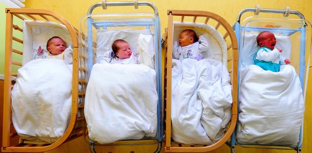 Reihenweise neue Babys: In Freiburgs Geburtskliniken herrscht Hochsaison.   | Foto: Archivbild: Ingo Schneider