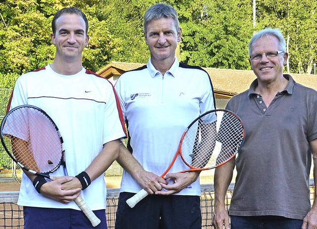 Sportwart Jrgen Leutner (von rechts) ...Baumann, bei den Aktiven Felix Mller.  | Foto: Werner Schnabl