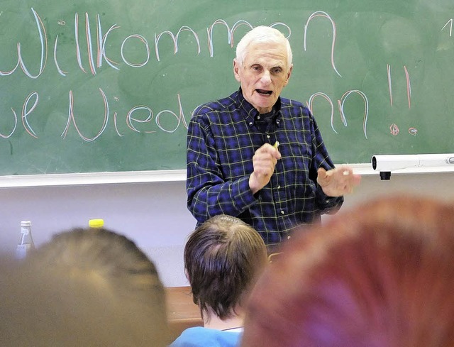 Zeitzeugen zum Nationalsozialismus wer...und das Geschwister-Scholl-Gymnasium.   | Foto: Iris Knig