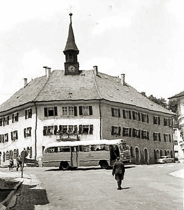 Das Rathaus in Bonndorf im Jahr 1966: ...er Rat geben oder von ratlos bleiben?   | Foto: Archiv theo Schulze-Marquardt