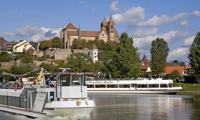 Auf dem Rhein daheim: Die Weinland Baden und die Napoleon in voller Fahrt   | Foto: BFS