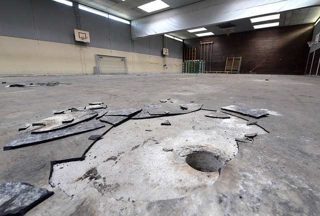 Bau- statt Leibesertchtigung steht in...porthalle in Landwasser auf dem Plan.   | Foto: Michael Bamberger