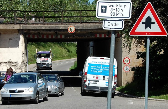 Mitte Oktober sollte der Abriss des we...r Heldelinger Unterfhrung beginnen.    | Foto: Lauber