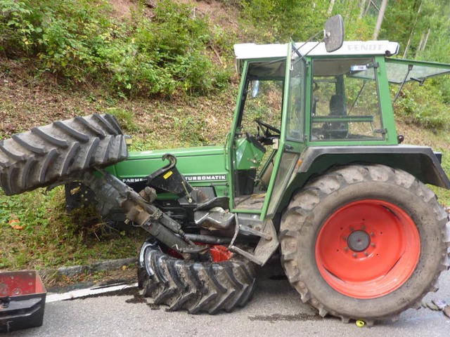 Der beschdigte Traktor.  | Foto: Polizei Lrrach