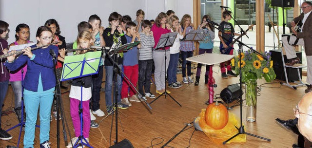 Die Klasse 6b umrahmte die Einweihungsfeier musikalisch.   | Foto: Gabriele Zahn
