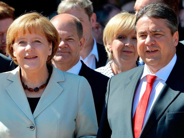 Archovbild: Der SPD-Bundesvorsitzende ...Leipzig Bundeskanzlerin Angela Merkel.  | Foto: dpa