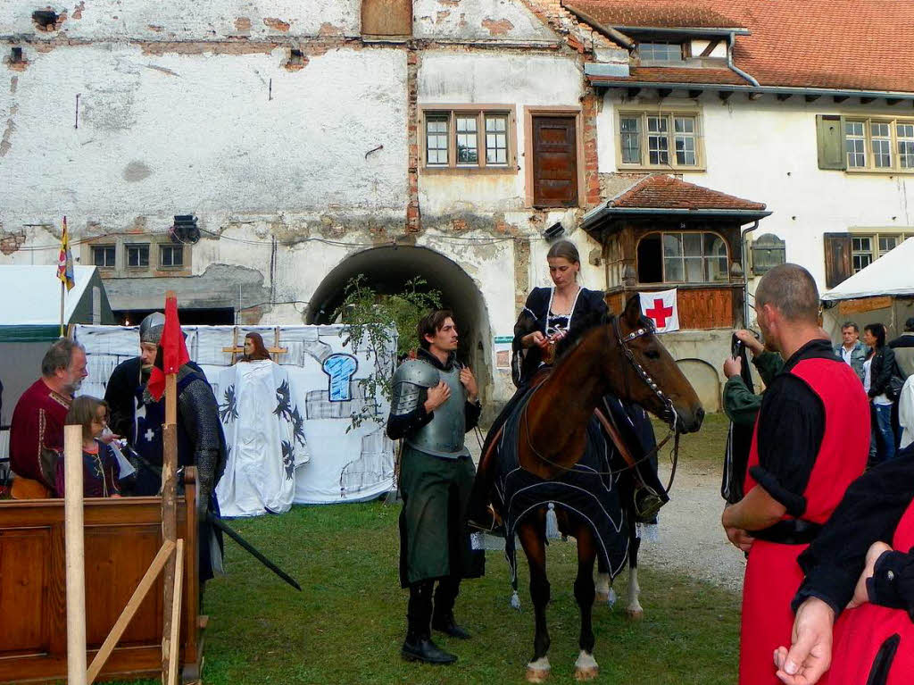 Mittelalterspektakel auf Schloss Hohenlupfen: Ein Ritter kehrt heim.