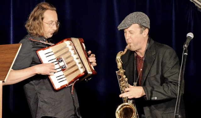 Reiner Mhringer (rechts am Saxophon) ...auch das Publikum in Rust begeistert.   | Foto: Archiv: Erika Sieberts
