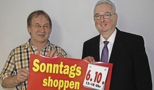 Irimbert Kastl (links) und Andreas Pro...t viele Menschen in die Stadt locken.   | Foto: Lauber