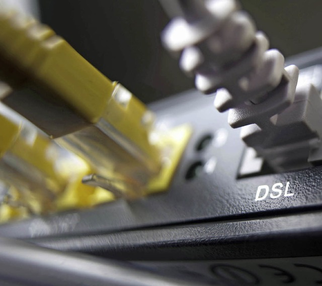 DSL war mal schnell: Ein e Beschleunig...ungengende Netzausbau in der Flche.   | Foto: dpa