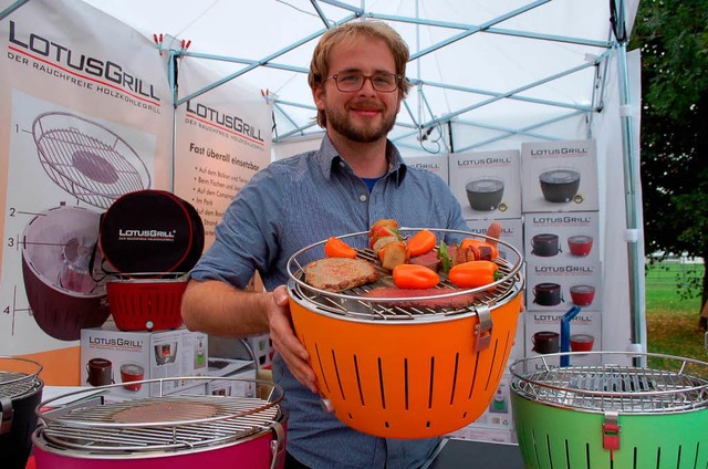 Daniel Birkholz bietet einen rauchfreien Grill an.  | Foto: Rderer Hubert