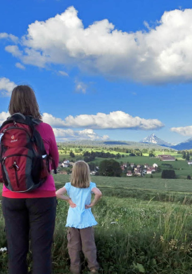 Blick in die Schweiz: Wanderung im  franzsischen Jura  | Foto: Anselm Buhoff