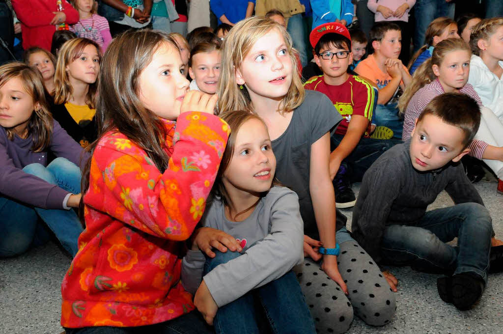 Meret Oppenheim stand im Mittelpunkt des groen Festes am Schulzentrum Steinen, das jetzt ihren Namen trgt.