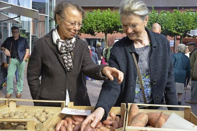 Neuenburg: Kartoffelmarkt und Flohmarkt locken viele Besucher