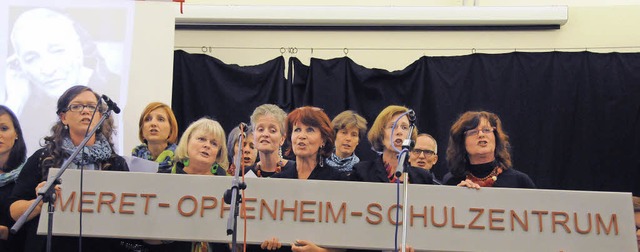Der Name als Programm: Ein Projektchor...besang das Leben der Meret Oppenheim.   | Foto: Robert Bergmann