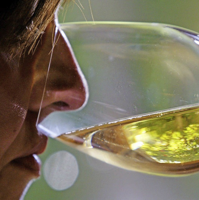 Was ist Wein? Ein Geschenk Gottes oder ein gesundheitsgefhrdendes Getrnk?  | Foto: dpa