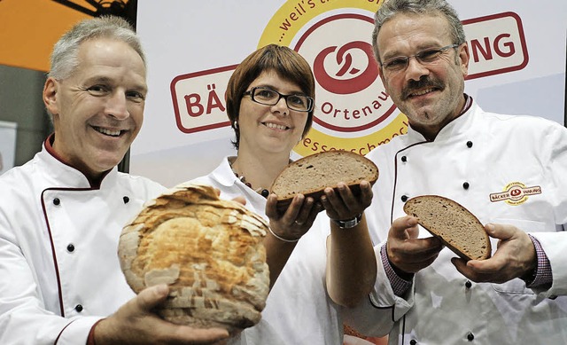 Die Geschftsfhrerin der Bckerinnung...obermeister Karl-Heinz Whrle (links)   | Foto: Gertrude Siefke