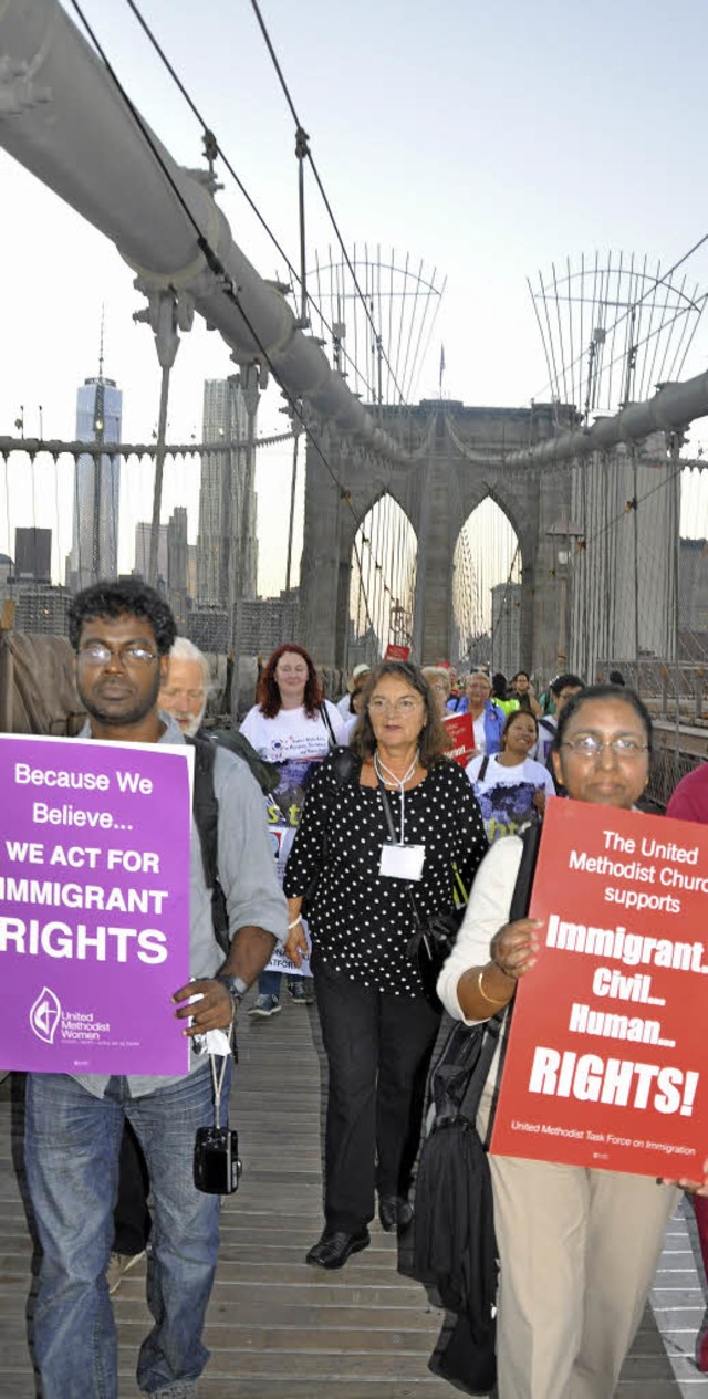 Demonstranten protestieren in New York fr die Rechte von  Migranten.   | Foto: Stefan Rother