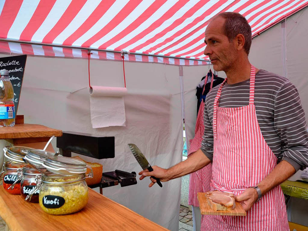 Andreas Honrath bereitet Raclette - mit einem original Schweizer Racletteofen und mit original Schwarzwlder Schinken!