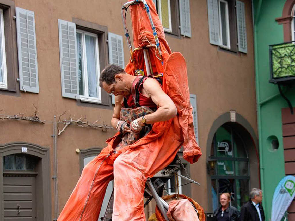 Ebenso unheimliche wie skurrile Fantasiewesen bevlkerten die historische Altstadt am verkaufsoffenen Sonntag .