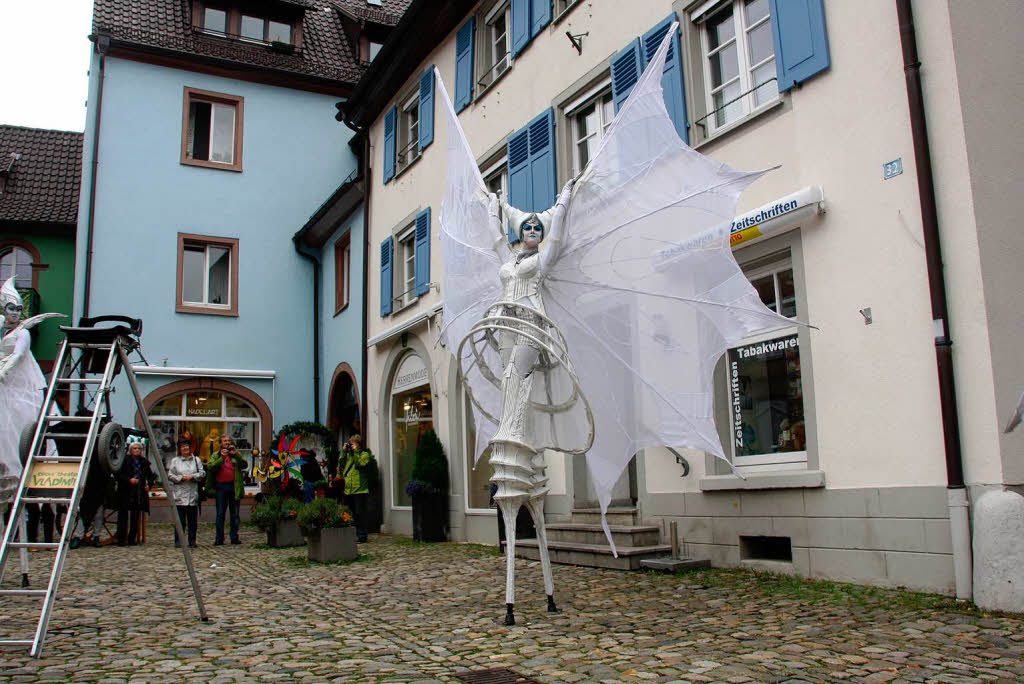 Ebenso skurrile wie zauberhafte Fabelwesen bevlkerten wieder Staufen am verkaufsoffenen Sonntag bei "Fabelhaftes Staufen".