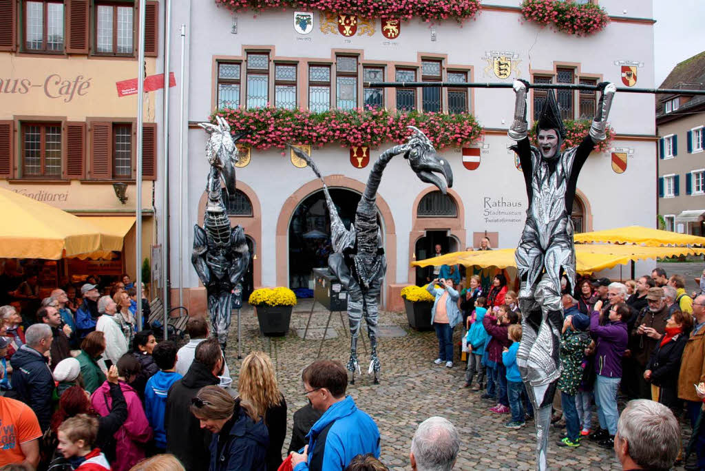 Ebenso skurrile wie zauberhafte Fabelwesen bevlkerten wieder Staufen am verkaufsoffenen Sonntag bei "Fabelhaftes Staufen".