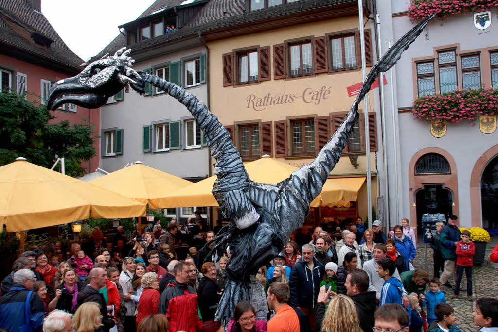 Ebenso skurrile wie zauberhafte Fabelwesen bevlkerten wieder Staufen am verkaufsoffenen Sonntag bei "Fabelhaftes Staufen".