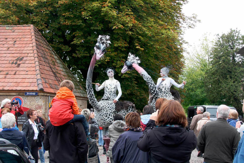 Ebenso skurrile wie zauberhafte Fabelwesen bevlkerten wieder Staufen am verkaufsoffenen Sonntag bei "Fabelhaftes Staufen".