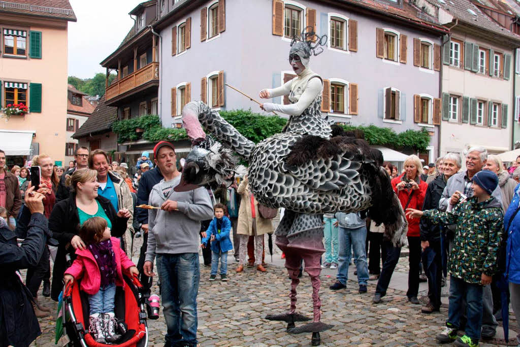 Ebenso skurrile wie zauberhafte Fabelwesen bevlkerten wieder Staufen am verkaufsoffenen Sonntag bei "Fabelhaftes Staufen".