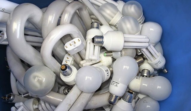 Auch Energiesparlampen  werden  beim Schadstoffmobil angenommen.   | Foto: Landratsamt/Ulrich Spitzmller