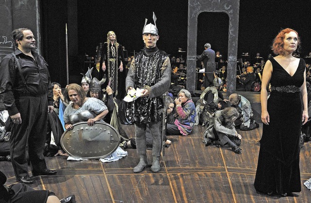 Wagner-Recken bei Klmn? Edwin (Rober... Sylva (Jana Havranov) wundern sich.   | Foto: korbel